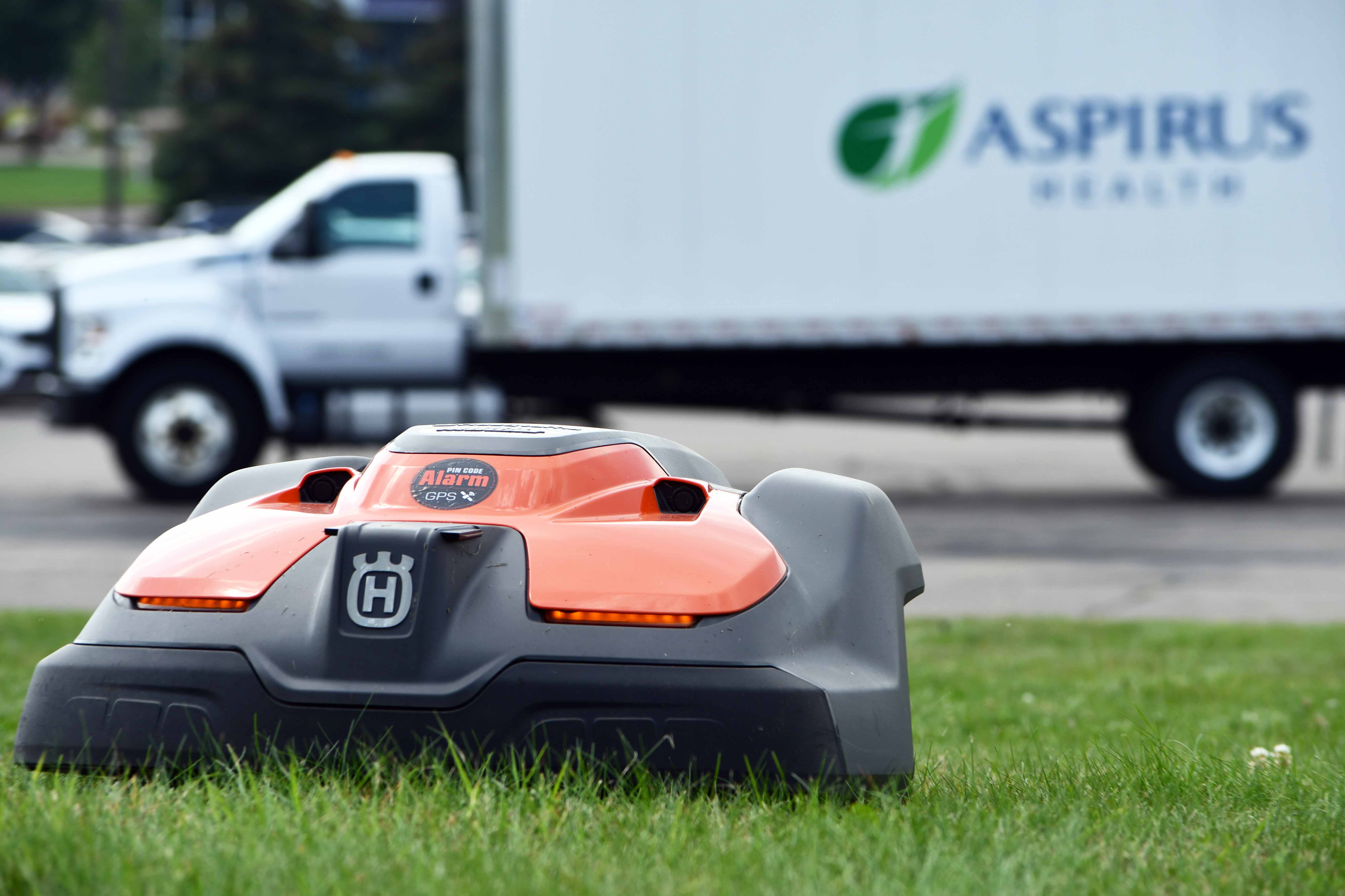 Aspirus uses autonomous lawnmowers to promote sustainability | Press room